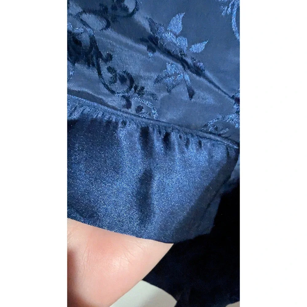 Liz Banks Intimates Sleep Shirt M Navy Blue Damask Floral Satin Button Nightie